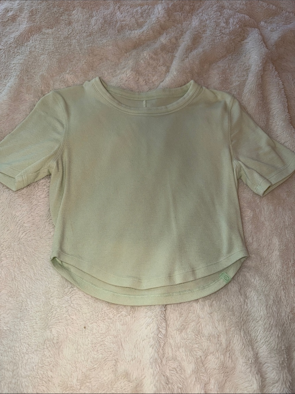Lululemon ribbed soft Short Sleeve Cropped Top - Light Green